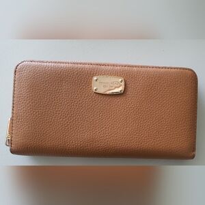 Michael Kors Jet Set Continental Travel Wallet